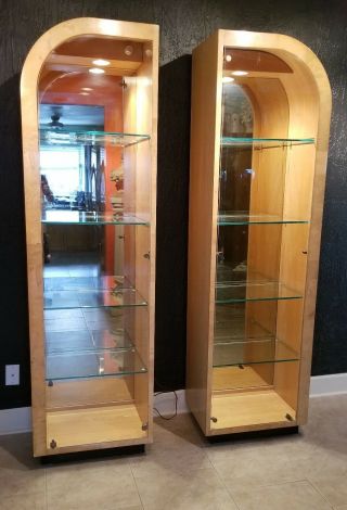 Mid - Century 80 ' s Henredon Burl Maple & Glass lighted Display Case/Curio Cabinets 10