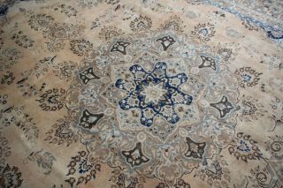 A Charming Old Handmade Tabris Azerbaijan Oriental Carpet (383 X 293 Cm)