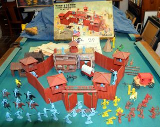Vintage Fort Apache Playset Many Acessories And Orginal Box