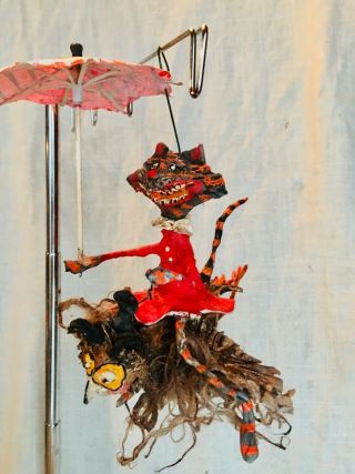 Primitive Handsculpted Creepy Storybook Owl & Pussycat & Umbrella 8”