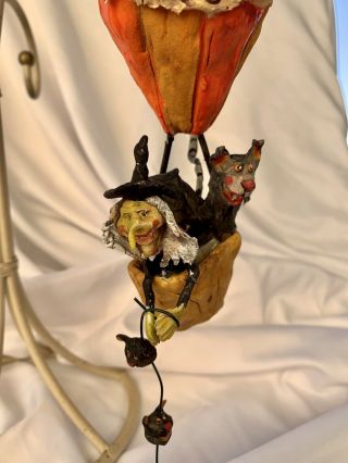 Primitive HANDSCULPTED PRIMITIVE HALLOWEEN HOT AIR BALLOON WITCH & BAT RIDERS 8” 5