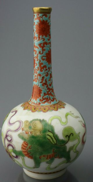 Chinese Famille Rose Qianlong Period Porcelain Foo Lion Vases 18th C 5