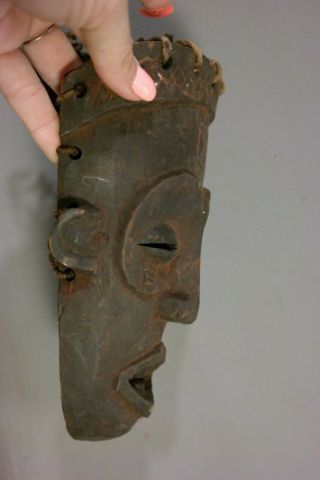 PETITE Vintage AFRICAN MASK Old CHOKWE TRIBE Early WOOD CARVED Tribal Art STATUE 4