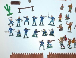 Vintage 1960s Marx Miniature Fort Apache Playset Stockade Figures More 4