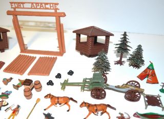 Vintage 1960s Marx Miniature Fort Apache Playset Stockade Figures More 6