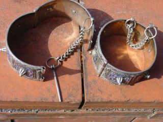 2 a pair silver ?ANTIQUE BRACELETS JEWELRY NORTH AFRICA? HG 4