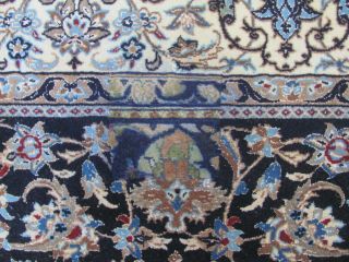 AN OLD HANDMADE NAIEN ORIENTAL RUG (264 x 168 cm) 11