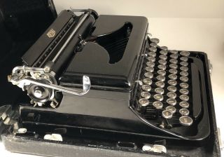 Antique 1938 Royal Model O Portable Typewriter 8