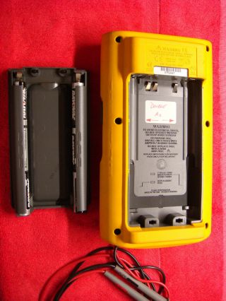 Fluke 867BGraphical Digital Multi - Meter 7