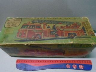 Linemar Toys Japan Tin Plate Ladder Fire Engine Battery Powered Excelent 2