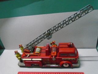 Linemar Toys Japan Tin Plate Ladder Fire Engine Battery Powered Excelent 3