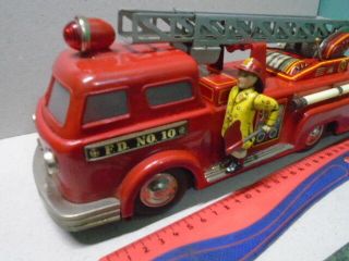 Linemar Toys Japan Tin Plate Ladder Fire Engine Battery Powered Excelent 4