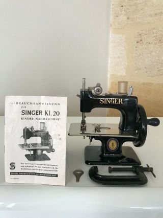 SPLENDID ANTIQUE TOY SEWING MACHINE SINGER ANNIVERSARY 1851 TO 1951 2