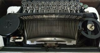 1936 UNDERWOOD Universal Portable Typewriter with Carrying Case 3