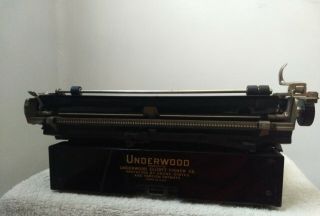 1936 UNDERWOOD Universal Portable Typewriter with Carrying Case 4