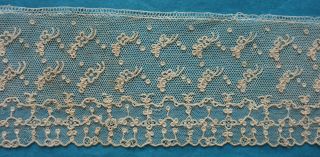 235 Cms.  Antique 18th Century Alencon Lace Border With Horsehair Picot