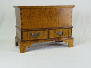 Tiger Maple Blanket Chest,  Document Box,  Keeping Chest With Drawer
