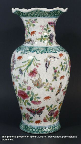 ANTIQUE CHINESE HAND - PAINTED 100 BUTTERFLY & FLORAL VASE QING DYNASTY 3