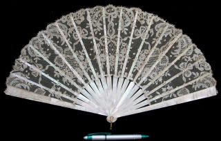 Rare Antique Mother Of Pearl Irish Carrickmacross Lace Fan Eventail Fächer 1900