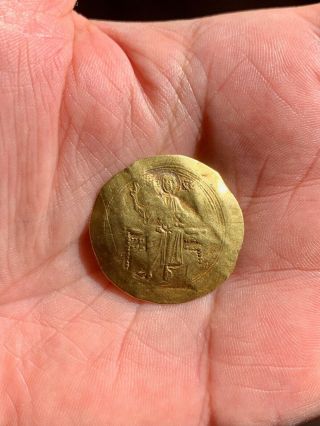 GOLD HYPERPYRON (CUP) COIN OF JOHN II COMNENOS (1118 - 1143).  PIECE 4