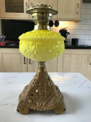 YELLOW OPALINE GLASS FONT - VICTORIAN TWIN OIL LAMP - ETCHED SHADE AND FUNNEL 10