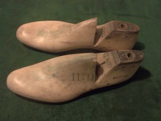 Vintage Pair Wood US NAVY Shoe Lasts Size 11 - 1/2 D IndustrialFactory Mold D - 57 2