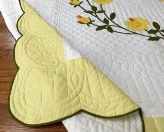 Vintage Cottage YELLOW Rose Wreath APPLIQUE Quilt 11