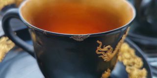 4x CHINESE/JAPANESE BLACK LACQUER CUPS SAUCER & 2x SPOONS WITH GOLD DRAGON INLAY 5