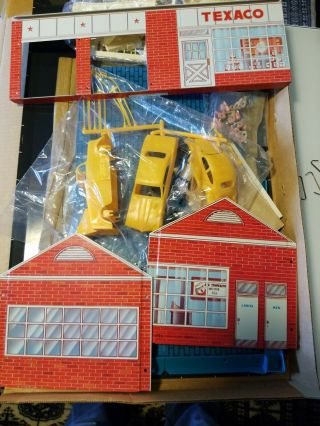 Never assembled Texaco Tin Litho Service Gas Station WOLVERINE TOY. 11