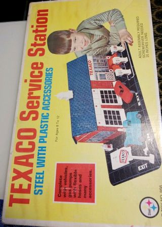 Never Assembled Texaco Tin Litho Service Gas Station Wolverine Toy.