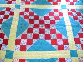 OUTSTANDING Vintage Feed Sack Hand Sewn FLYING CLOUDS IRISH CHAIN Quilt; QUEEN 4