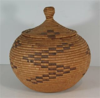 Ca1910 Native American Inuit / Alaska Indian Large Size Covered Storage Basket