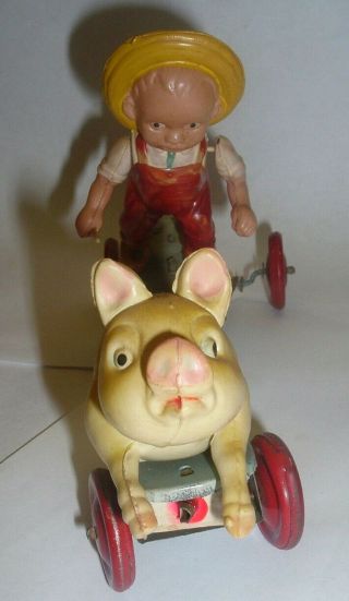 FARMER SWINGING STICK CHASES SQUEALING PIG RUNS TIN & CELLULOID WINDUP TOY JAPAN 5
