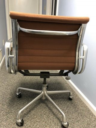 Herman Miller Eames Aluminum Group Management Chair EA335 - Orange/copper Fabric 2