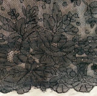 huge antique black lace shawl triangular,  crisp fabric w great flower patterns 11