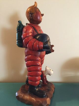 VINTAGE HIGHLY COLLECTIBLE LARGE TINTIN ASTRONAUT WOOD STATUE 2