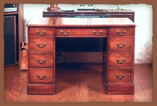 SLIGH LOWRY LEATHER TOP VINTAGE WRITING DESK,  Denmark, 9