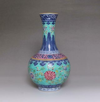 Rare Chinese Famille Rose Porcelain Flower Vase Qianlong Marked (e11)