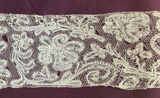 Timeworn Rare 17th/18th Century Linen Bobbin Lace,  Italian Flemish 198