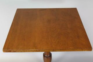 A 18TH C HARTFORD CT QUEEN ANNE CHERRY CANDLESTAND CABRIOLE LEGS SQUARE TOP 3