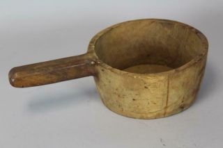 VERY RARE EARLY 18TH C CARVED WOODEN DIPPER IN MAPLE WITH HANDLE IN OLD SURFACE 3