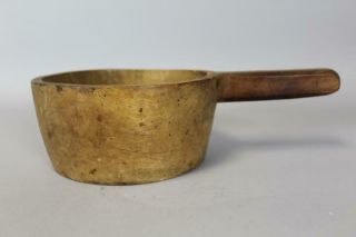 VERY RARE EARLY 18TH C CARVED WOODEN DIPPER IN MAPLE WITH HANDLE IN OLD SURFACE 5
