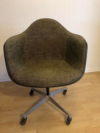 Charles Eames Herman Miller Rare Girard Fabric On Griege Fiberglass Arm Chair