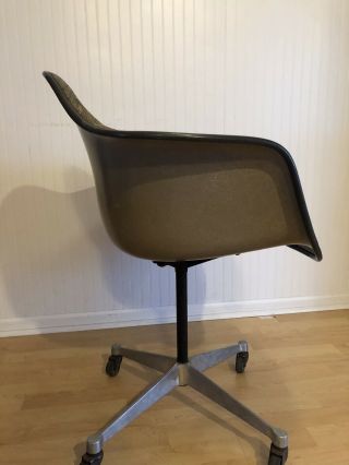 Charles Eames Herman Miller Rare girard Fabric On Griege fiberglass arm chair 3