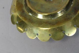 A EARLY 18TH C PERIOD DUTCH BRASS CHAMBERSTICK CANDLESTICK SCALLOPED PAN 12