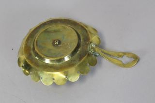 A EARLY 18TH C PERIOD DUTCH BRASS CHAMBERSTICK CANDLESTICK SCALLOPED PAN 9