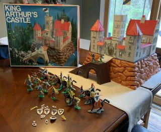 KING ARTHURS CASTLE Vintage Playset Toy BIG Spielwarenfabik Knights Horses RARE 2