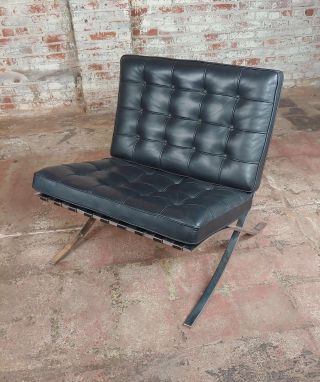 Knoll Studio Barcelona Chairs - Black leather & chrome finish - a Pair 5