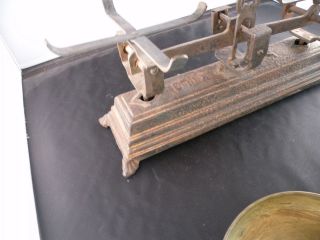 Antique cast iron candy or farm scale,  5 kilo,  complete,  heavy & ornate, 10