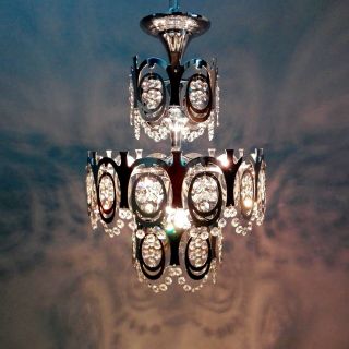 Gaetano Sciolari Vintage Italian 60s four lights crystal and chrome chandelier. 2